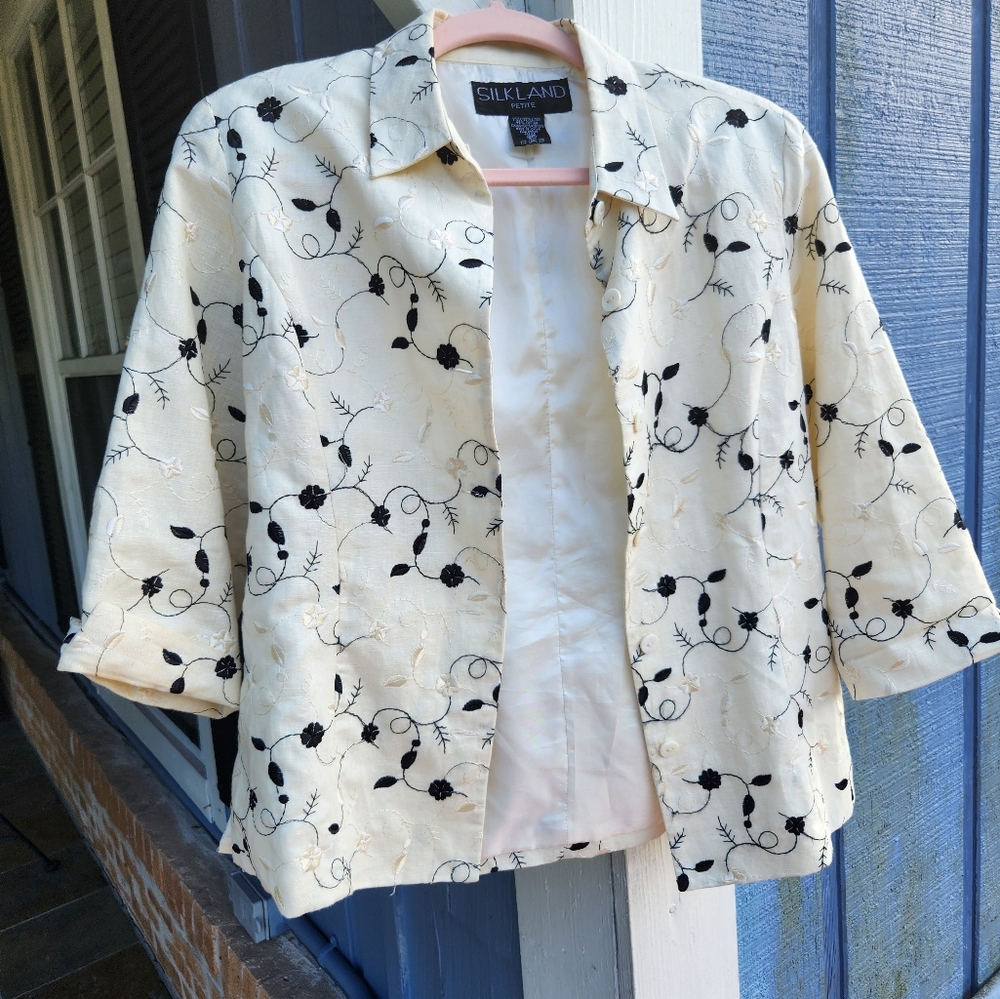 BoxB Silkland 8P Linen Blend Blouse Top Lined 3/4 Sleeves Black Ivory Embroidery